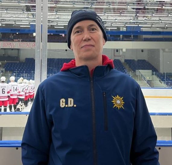 Главный тренер ХК «Хорс Подольск» Денис Гусманов: «Во всех аспектах игры надо прибавлять»